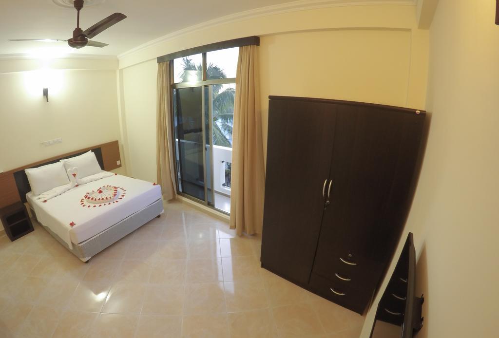 Smera Grand Maamigili Island Exterior photo