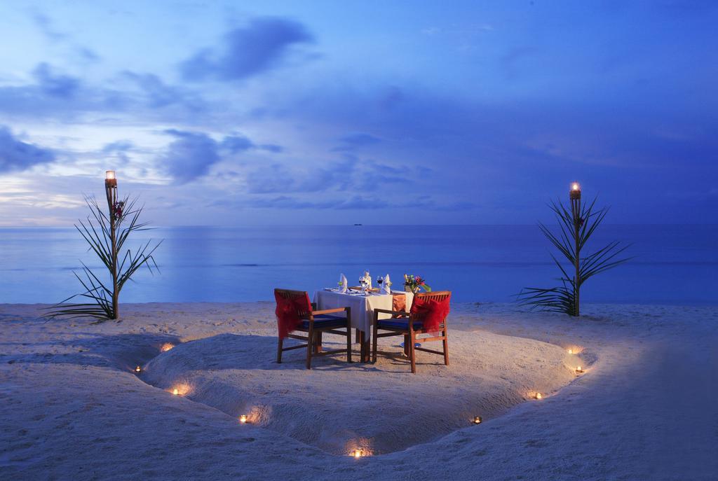Smera Grand Maamigili Island Exterior photo